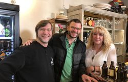 Cave à bière ouverte il y a 2 ans par un couple passionné par le patrimoine brassicole belge. Cave à bière ouverte il y a 2 ans par un couple passionné par le patrimoine brassicole belge.