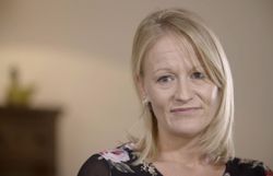 La fille cachée de Claude François sort du silence pour la première fois (vidéo) La fille cachée de Claude François sort du silence pour la première fois (vidéo)