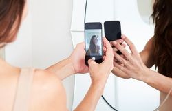 Comment nos smartphones ont-ils transformé nos rapports aux autres ? Comment nos smartphones ont-ils transformé nos rapports aux autres ?