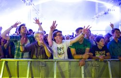 Le Festival de Dour a quelque chose à fêter, et ça se passe sur la RTBF ! Le Festival de Dour a quelque chose à fêter, et ça se passe sur la RTBF !