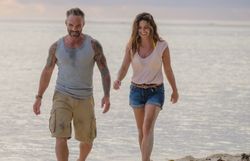Laetitia Milot et Philippe Bas : leur belle complicité sur le tournage de "Coup de foudre à Bora Bora" Laetitia Milot et Philippe Bas : leur belle complicité sur le tournage de "Coup de foudre à Bora Bora"