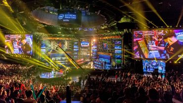 100 joueurs repartis sur 2500 m lancement du tournoi fortnite aux iem katowice 2019 - lancement fortnite