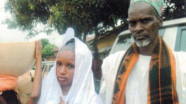 La photo du mariage de la jeune fille alors âgée de 15 ans avec un homme d'une soixantaine d'années