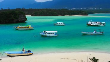 Une île Paradisiaque Japonaise Simpose Comme La Destination