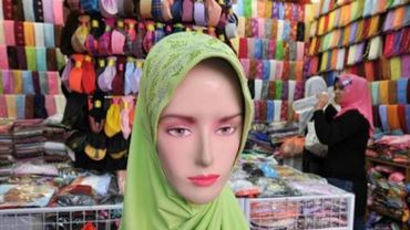 Une femme licenciée par Hema pour port du foulard obtient ...