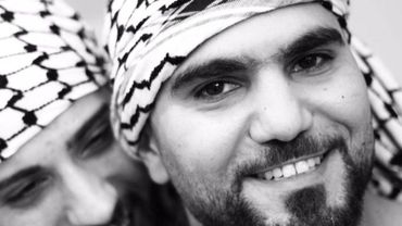 Mustapha Awad est entre autres danseur. Il est le fondateur de la troupe de debkeh (danse palestinienne) Raj'een Mustapha Awad est entre autres danseur. Il est le fondateur de la troupe de debkeh (danse palestinienne) Raj'een