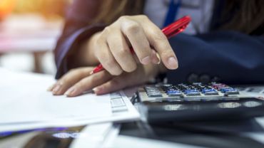Adressez vous rapidement à votre banque, pour éviter que la situation ne devienne trop compliquée. Adressez vous rapidement à votre banque, pour éviter que la situation ne devienne trop compliquée.