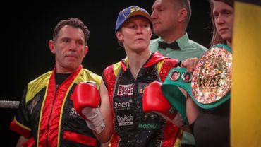 Delfine Persoon Affrontera Katie Taylor Pour Le Combat De