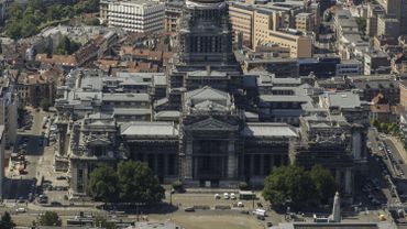 Bruxelles Des Affiches Stop Smet Sur Des Commerces Du Sablon