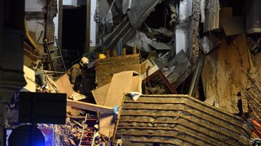 Un immeuble s'effondre après une explosion à Anvers: 10 à 20 victimes, des personnes sous les décombres