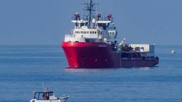 Locean Viking Cherche Un Port Sûr Pour Débarquer 176 Migrants - 