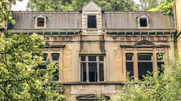 Andenne Le Chateau Cesar A Ete Demoli Avant Que Le Permis Ne Soit Accorde