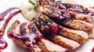 Recette De Candice Magret De Canard Sauce Aux Framboises