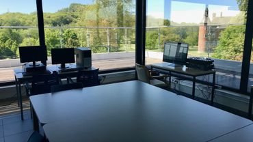 Un cybercafé lumineux pour les aînés Un cybercafé lumineux pour les aînés