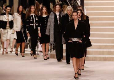 Les coulisses du défilé intimiste de Chanel à Paris Les coulisses du défilé intimiste de Chanel à Paris