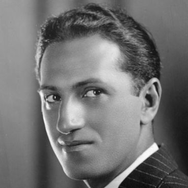 George Gershwin dont le nez a été cassé lors d'une bagarre d'enfance George Gershwin dont le nez a été cassé lors d'une bagarre d'enfance