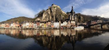 Dinant, la sublime ville mosane où est né l'inventeur du saxophone Dinant, la sublime ville mosane où est né l'inventeur du saxophone