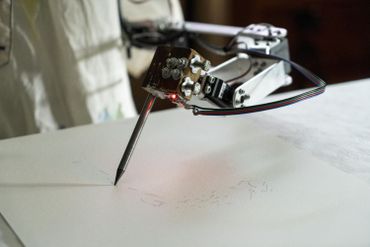 Oxford expose le "premier robot artiste" au monde Oxford expose le "premier robot artiste" au monde