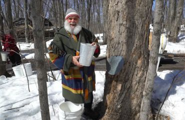 Pierre Faucher est le très charismatique propriétaire de « La Sucrerie de la Montagne », une cabane à sucre traditionnelle située à Rigaud, au Québec. Pierre Faucher est le très charismatique propriétaire de « La Sucrerie de la Montagne », une cabane à sucre traditionnelle située à Rigaud, au Québec.