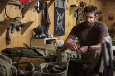 Bradley Cooper dans le rôle de Chris Kyle dans "American Sniper" Bradley Cooper dans le rôle de Chris Kyle dans "American Sniper"