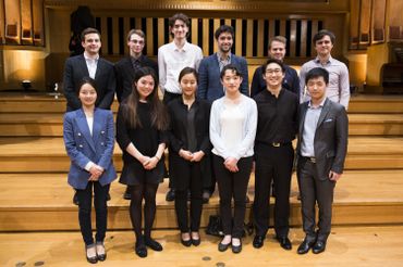 Le portrait de famille des 12 finalistes de la session 2015 Le portrait de famille des 12 finalistes de la session 2015