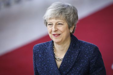 Theresa May a mis en place la "politique de l'environnement hostile", série de mesures qui visent à réduire les droits des demandeurs d'asile pendant leur procédure. Theresa May a mis en place la "politique de l'environnement hostile", série de mesures qui visent à réduire les droits des demandeurs d'asile pendant leur procédure.