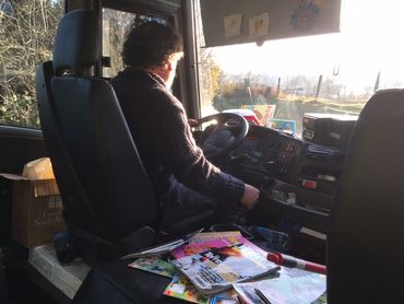 Des bouquins dans un bus scolaire: un chauffeur lance l'idée et ça cartonne! Des bouquins dans un bus scolaire: un chauffeur lance l'idée et ça cartonne!
