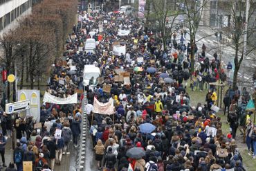 Plus de 12.500 élèves ont marché dans les rues de Bruxelles pour le climat Plus de 12.500 élèves ont marché dans les rues de Bruxelles pour le climat
