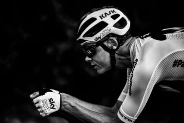 Avec son salaire de plus de 6 millions par an, Christopher Froome incarne ces nouveaux patrons du Tour, aussi puissants physiquement que financièrement. Avec son salaire de plus de 6 millions par an, Christopher Froome incarne ces nouveaux patrons du Tour, aussi puissants physiquement que financièrement.