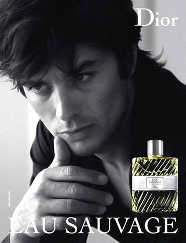 Alain Delon pour la campagne du parfum Eau Sauvage de Christian Dior, par Jean-Marie Perrier en 1966. Toujours un délice pour les yeux, plus de 40 après. Alain Delon pour la campagne du parfum Eau Sauvage de Christian Dior, par Jean-Marie Perrier en 1966. Toujours un délice pour les yeux, plus de 40 après.