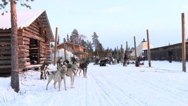 Tourisme de Noël en Laponie: le Père Noël rapporte de l'argent mais inquiète à la fois Tourisme de Noël en Laponie: le Père Noël rapporte de l'argent mais inquiète à la fois