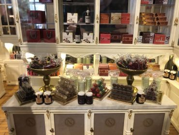 La boutique d'un chocolatier bruxellois, pièce-maitresse de Valérie La boutique d'un chocolatier bruxellois, pièce-maitresse de Valérie