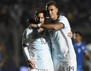Lionel Messi et Matias Suarez Lionel Messi et Matias Suarez