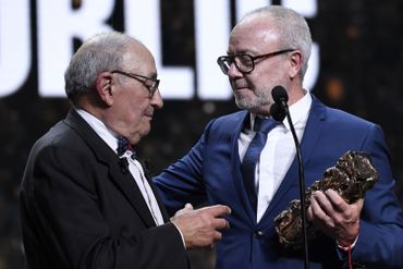 Le père de Kad Merad est venu remettre le Prix du public à Olivier Baroux Le père de Kad Merad est venu remettre le Prix du public à Olivier Baroux