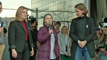 "Questions à La Une" : Les jeunes et le climat / Tout recycler : la fausse bonne idée ? "Questions à La Une" : Les jeunes et le climat / Tout recycler : la fausse bonne idée ?