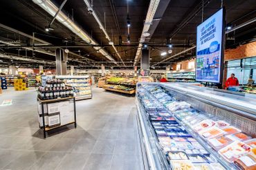   Delhaize presented his supermarket of the future in Nivelles' title = "Delhaize presented its future supermarket, in Nivelles" class = "img-responsive www-img-full lazyload" data sizes = "width: 1200px) calc (992px * 0.66), (min width: 992px) 66vw, 100vw "data-srcset =" https://ds1.static.rtbf.be/article/image/370xAuto/2/1/ a / 1c64aeb3235fe60227f7e3e39e9295e0-1537456941.jpg 370w, https: //ds1.static.rtbf. be / article / image / 770xAuto / 2/1 / a / 1c64aeb3235fe60227f7e3e39e9295e0-1537456941.jpg 770w, https: //ds1.static.rtbf .word / article / image / 1248xAuto / 2/1 / a / 1c64aeb3235fe60227f7e3e39e9295e0-1537456941.jpg 1248w "/> <span class=