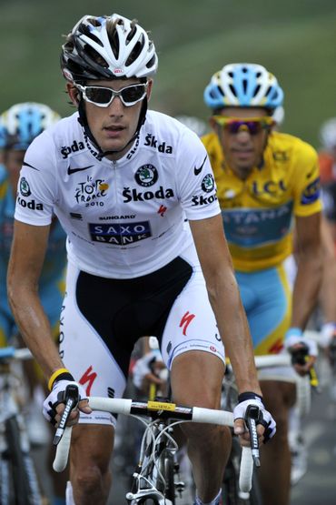 Andy Schleck, vainqueur du doublé maillot jaune et maillot blanc en 2010. Andy Schleck, vainqueur du doublé maillot jaune et maillot blanc en 2010.
