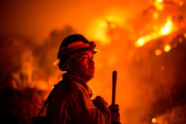 Pompier à Monrovia, en Californie, ce 15 septembre 2015 Pompier à Monrovia, en Californie, ce 15 septembre 2015