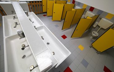 Véronique : "pas de toilettes si pas de mot des parents" Véronique : "pas de toilettes si pas de mot des parents"