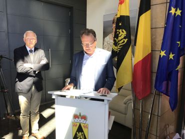 Saluant le courage de ses employés, l'un des dirigeants d'Infrabel s'est dit heureux de pouvoir "mettre un visage sur l'âme du cheminot" Saluant le courage de ses employés, l'un des dirigeants d'Infrabel s'est dit heureux de pouvoir "mettre un visage sur l'âme du cheminot"