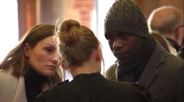 Victime de Véronique Van Acker, Mbo Mpenza avec son avocate. Victime de Véronique Van Acker, Mbo Mpenza avec son avocate.