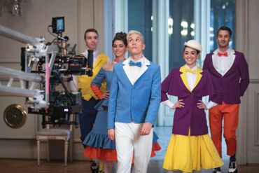 Une journée avec Loïc Nottet dans les coulisses du clip Mary Poppins Une journée avec Loïc Nottet dans les coulisses du clip Mary Poppins