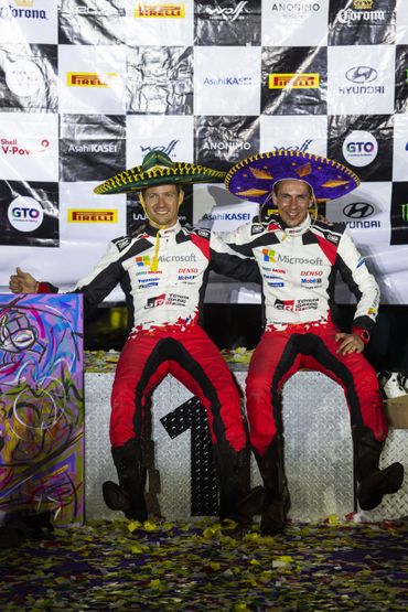 Sébastien Ogier et son copilote Julien Ingrassia Sébastien Ogier et son copilote Julien Ingrassia