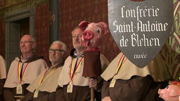 La Confrérie de l’Ordre de St Antoine, protecteur des animaux domestiques, patron des bouchers-charcutiers et de bien d’autres corporations. La Confrérie de l’Ordre de St Antoine, protecteur des animaux domestiques, patron des bouchers-charcutiers et de bien d’autres corporations.
