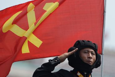 Un militaire nord-coréen lors d'un des nombreux défilés militaires dont raffole le dictateur Kim Jong-Un. Un militaire nord-coréen lors d'un des nombreux défilés militaires dont raffole le dictateur Kim Jong-Un.