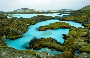 Les eaux du Blue Lagoon, en Islande, ont des vertus thermales. Les eaux du Blue Lagoon, en Islande, ont des vertus thermales.