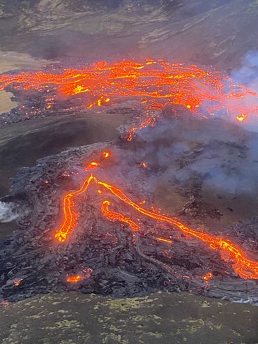 Une éruption volcanique a commencé à Fagradalsfjall, près de Reykjavik en Islande Une éruption volcanique a commencé à Fagradalsfjall, près de Reykjavik en Islande
