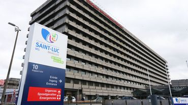 Véronique les experts doivent être unanimes. Ils discutent entre eux et apres ils viennent communiquer Véronique les experts doivent être unanimes. Ils discutent entre eux et apres ils viennent communiquer
