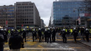 A 16h, il reste un groupe de manifestants de 100 personnes du côté de Trône. A 16h, il reste un groupe de manifestants de 100 personnes du côté de Trône.