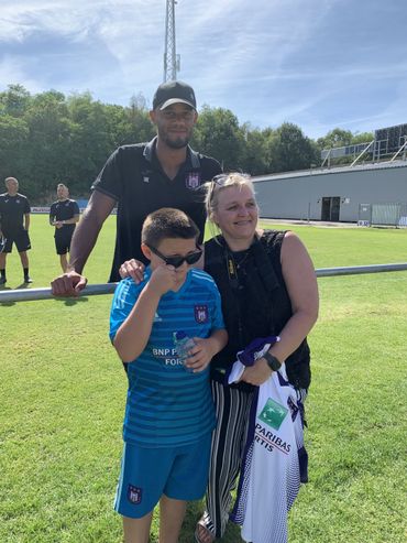 "DJ" Kompany et la première de Michel Vlap lors du stage d'Anderlecht à Venlo "DJ" Kompany et la première de Michel Vlap lors du stage d'Anderlecht à Venlo